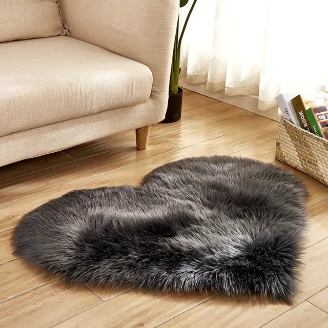 Heart Shaped Fluffy Rug - Soft and Versatile Faux Sheepskin Area Rug