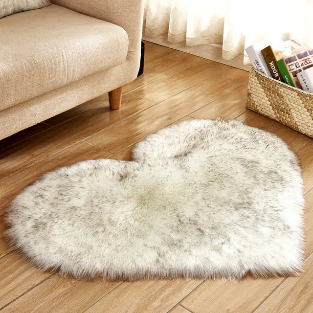 Heart Shaped Fluffy Rug - Soft and Versatile Faux Sheepskin Area Rug