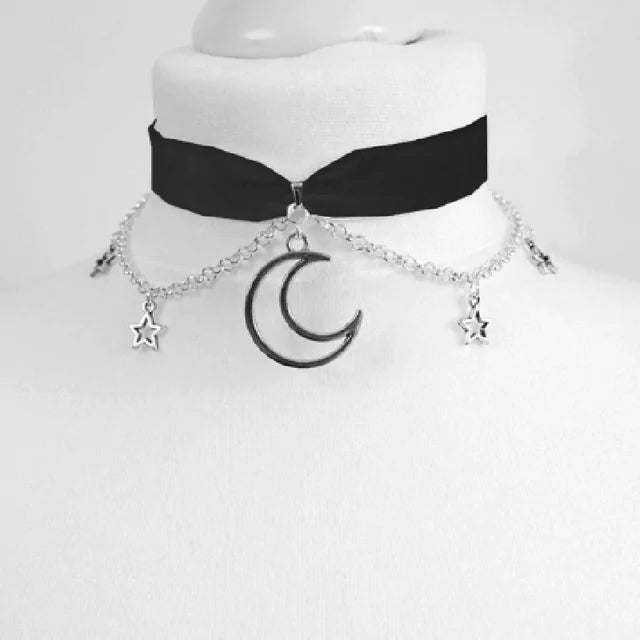 Black Velvet Crescent Moon Necklace - Gothic-inspired Pendant for Sophisticated Style