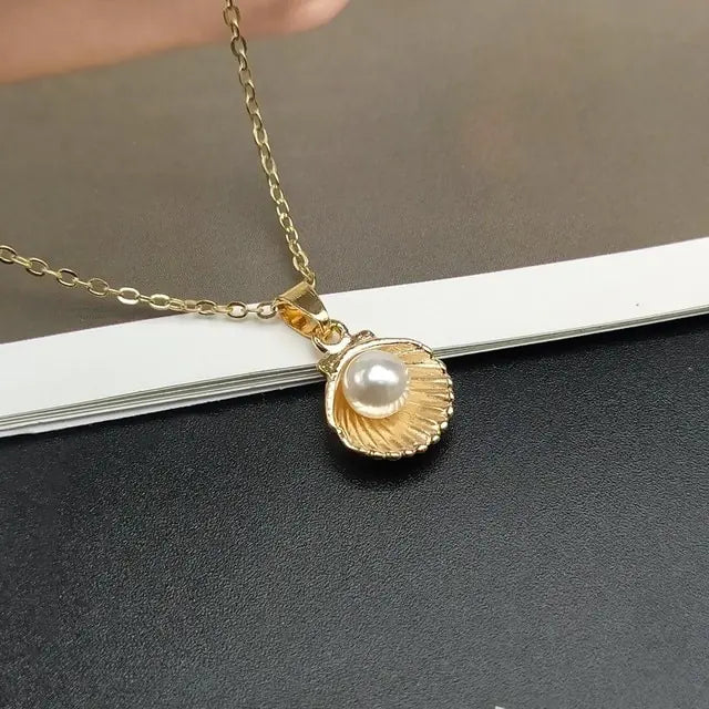 Shell Pearl Pendant - Exquisite, Timeless Jewelry Piece