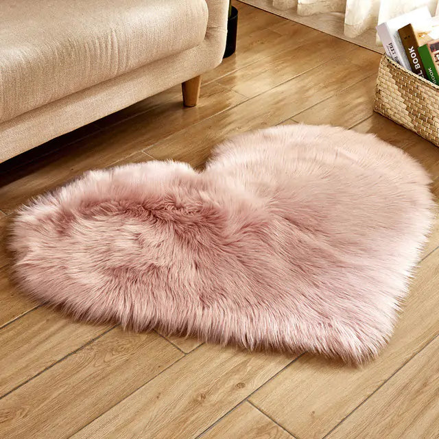 Heart Shaped Fluffy Rug - Soft and Versatile Faux Sheepskin Area Rug