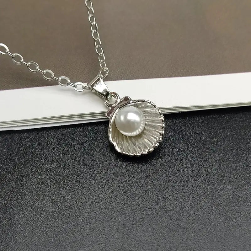 Shell Pearl Pendant - Exquisite, Timeless Jewelry Piece