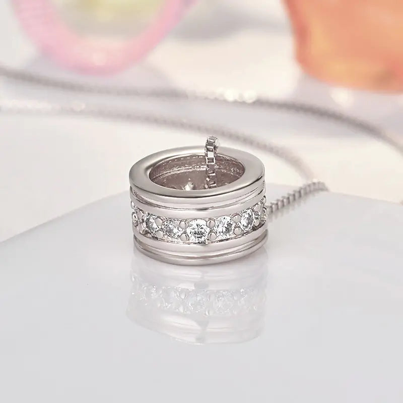 Rotating Round Pendant Necklace with Sparkling Zircon in 925 Sterling Silver